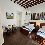 Casa Antigua *