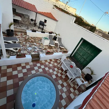 Casa Antigua *