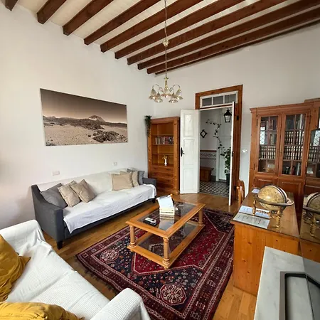 Casa Antigua *